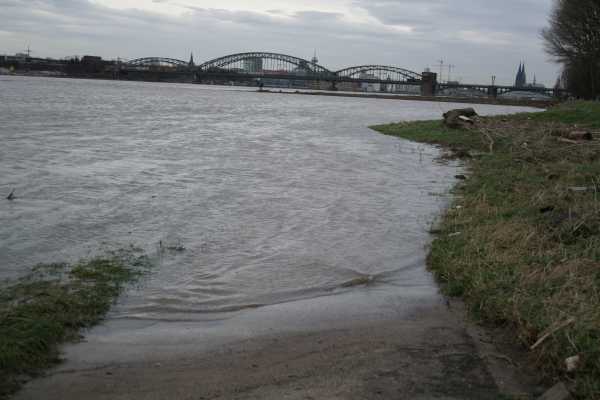 Poller Wiesen - Fussballpltze bei Hochwasser